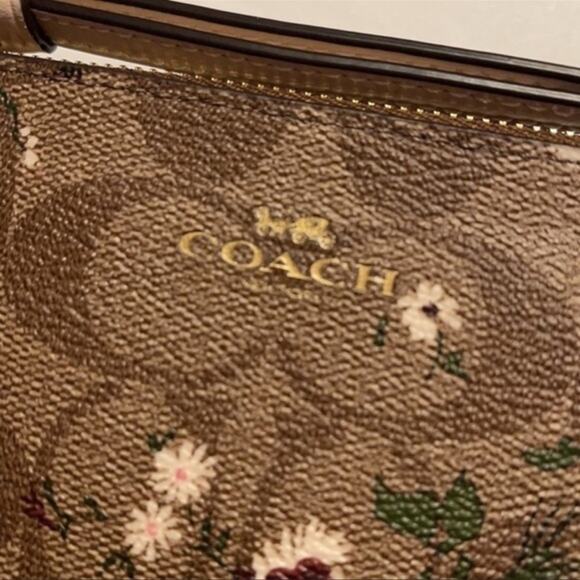 Coach Floral Corner Zip in Signature Canvas Wristlet - Picture 6 of 7